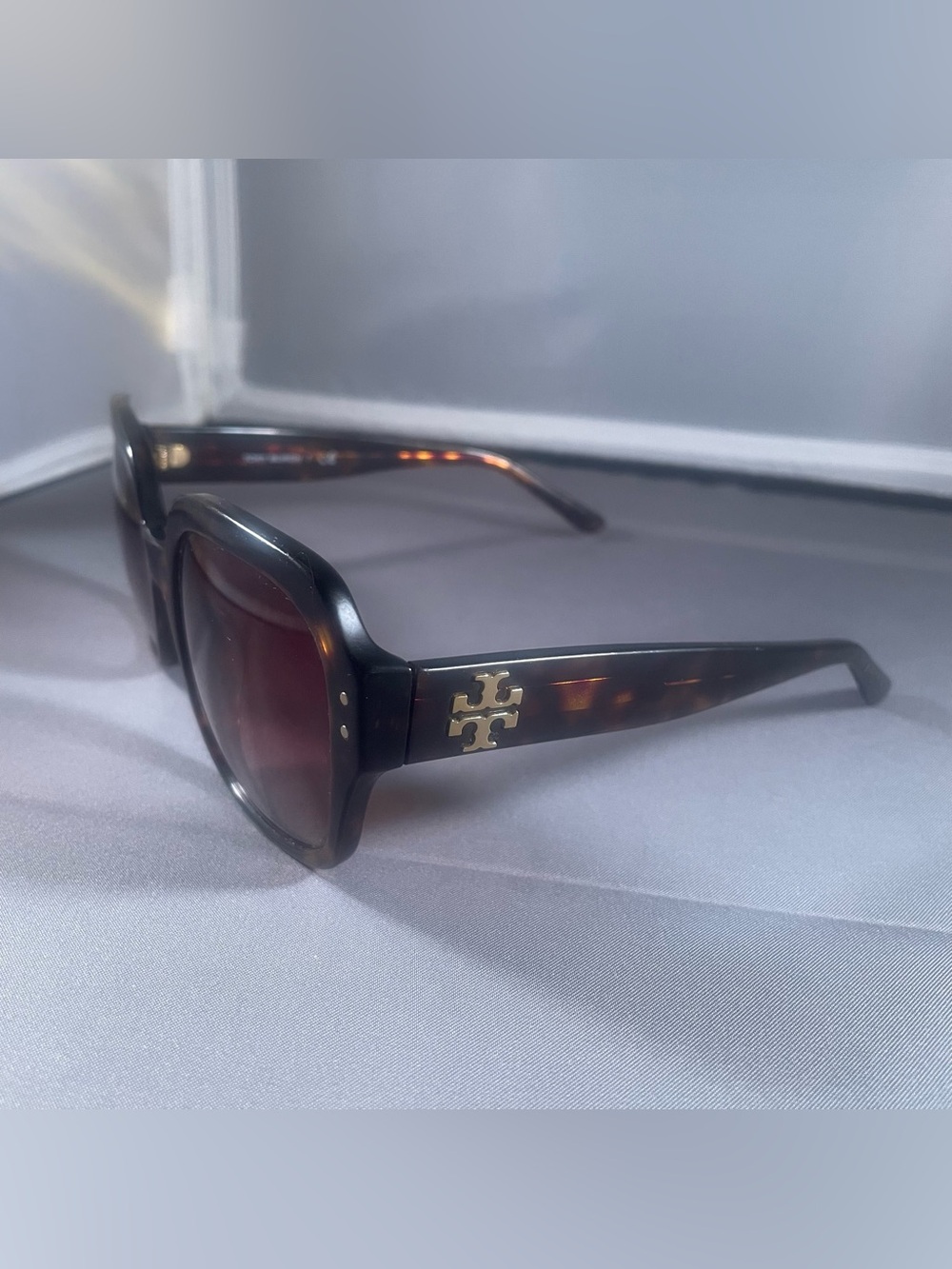 Tory Burch - Sunglasses Brown Tortoise Gold Logo